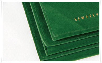 奢侈品包裝中的藝術(shù) 珠寶首飾盒工藝植絨之美